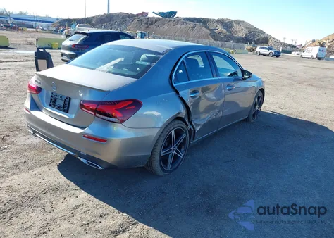 2019 Mercedes-Benz A 220 z USA, uszkodzony, nr VIN WDD3G4EB8KW019203